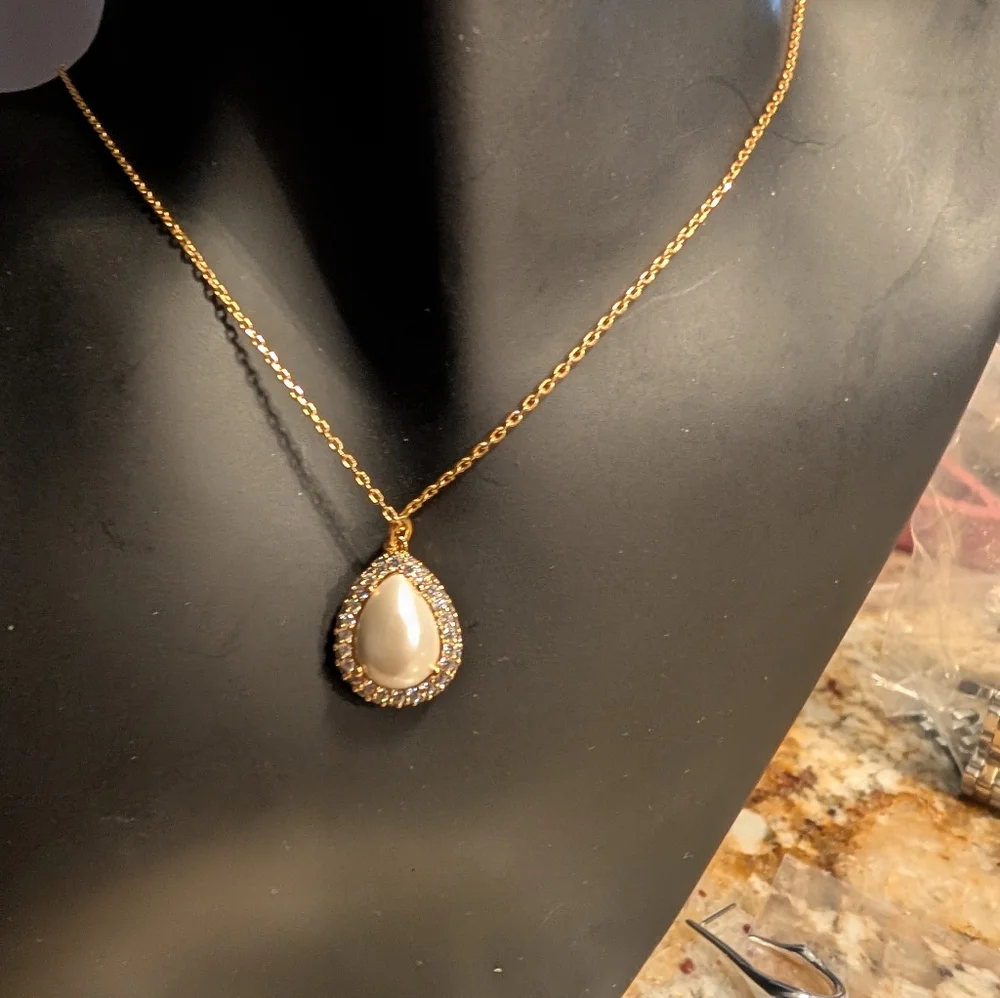 Kate Spade New Yor Pavé Halo Gold Plated Metal Mini Pearl Pendant Necklace